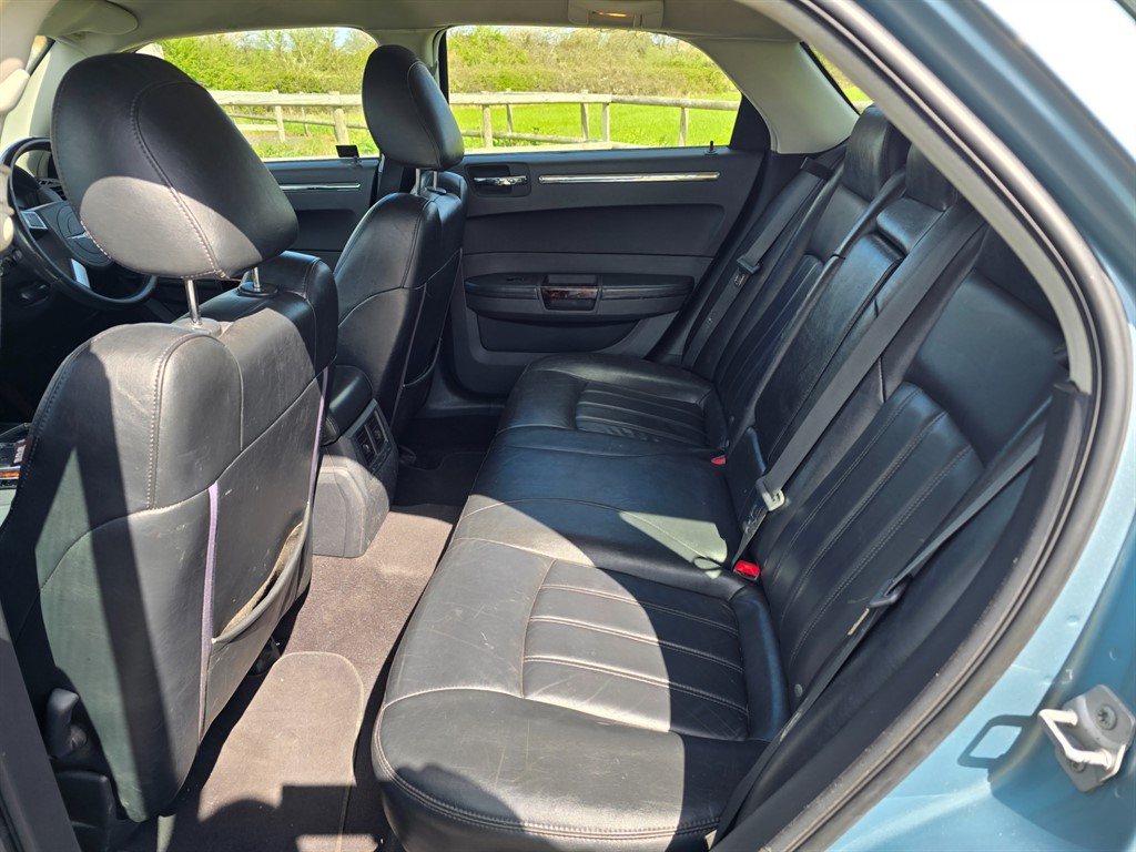 Used Chrysler 300C 2009 for sale - 78216049: Photo 16