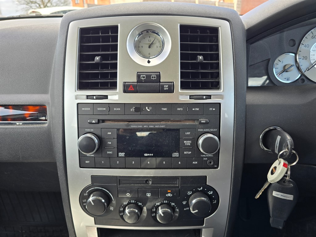 Used Chrysler 300C 2009 for sale - 78216049: Photo 19