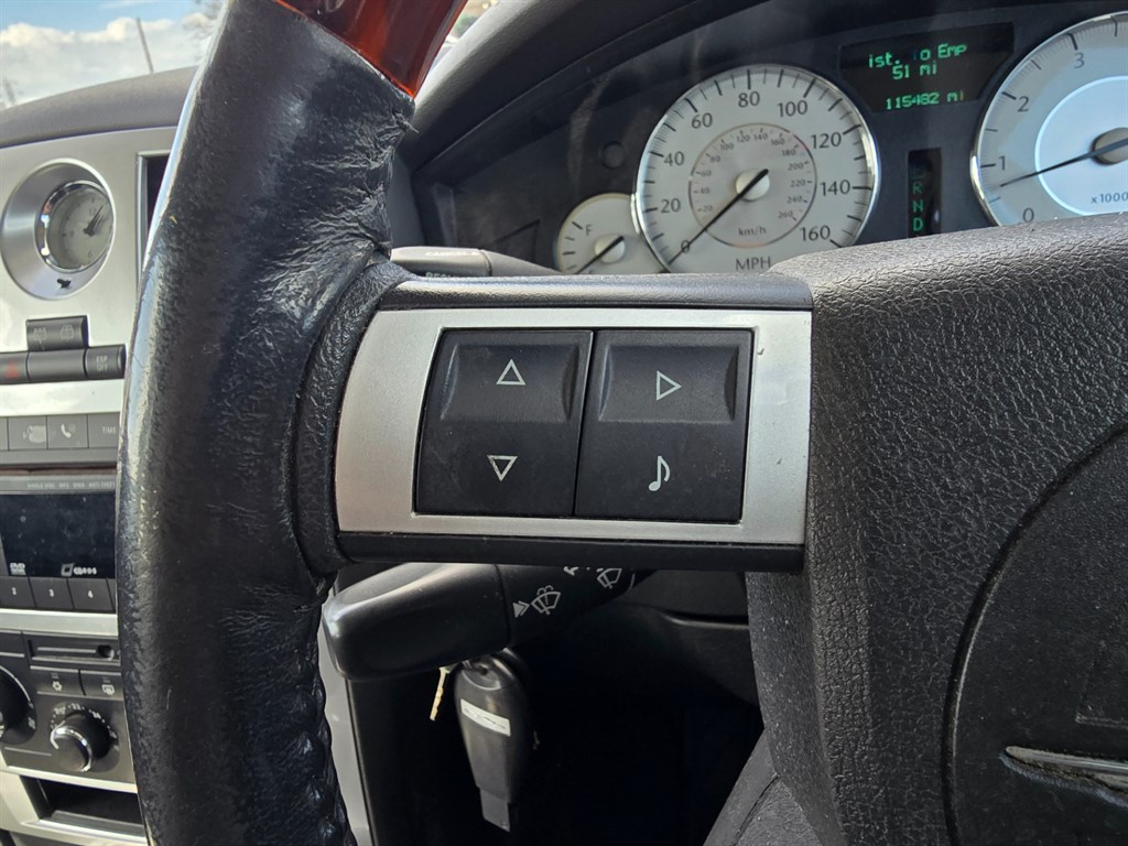 Used Chrysler 300C 2009 for sale - 78216049: Photo 21