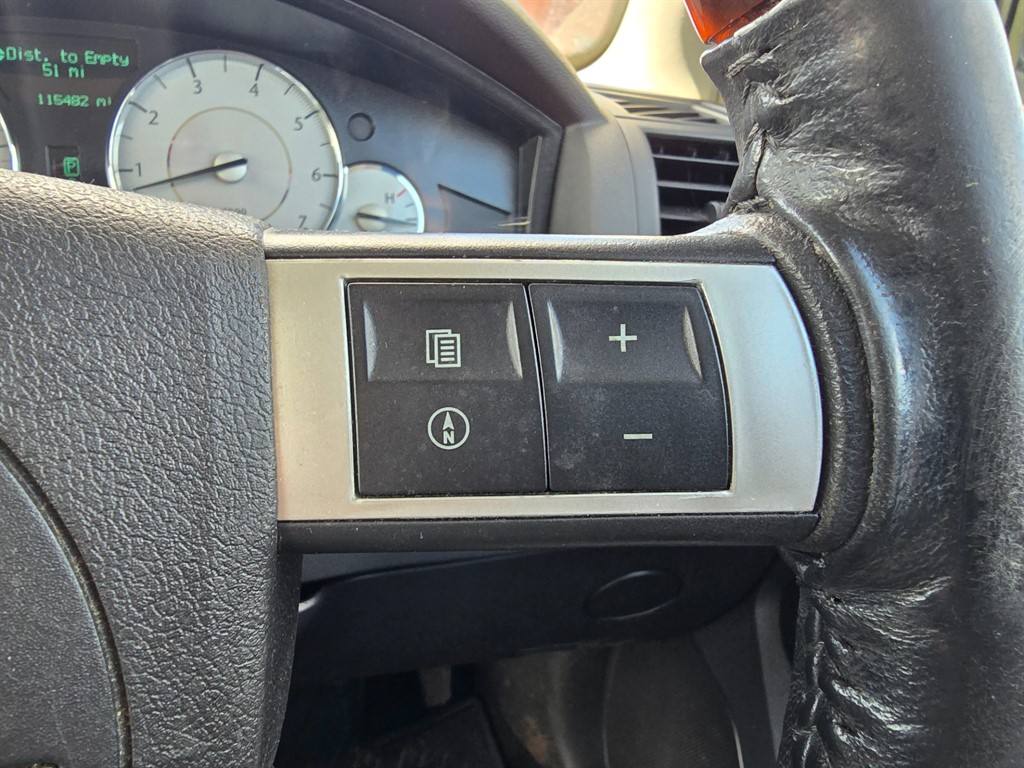 Used Chrysler 300C 2009 for sale - 78216049: Photo 22