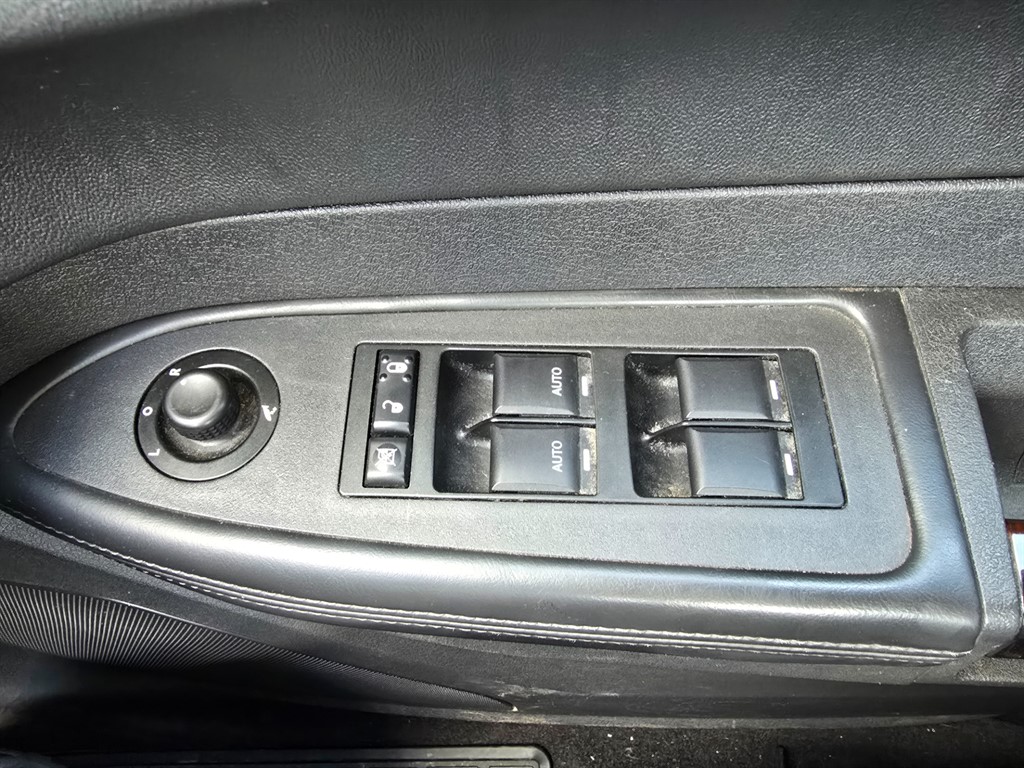 Used Chrysler 300C 2009 for sale - 78216049: Photo 24