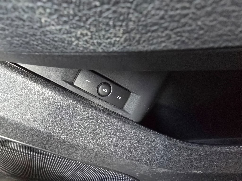 Used Chrysler 300C 2009 for sale - 78216049: Photo 25