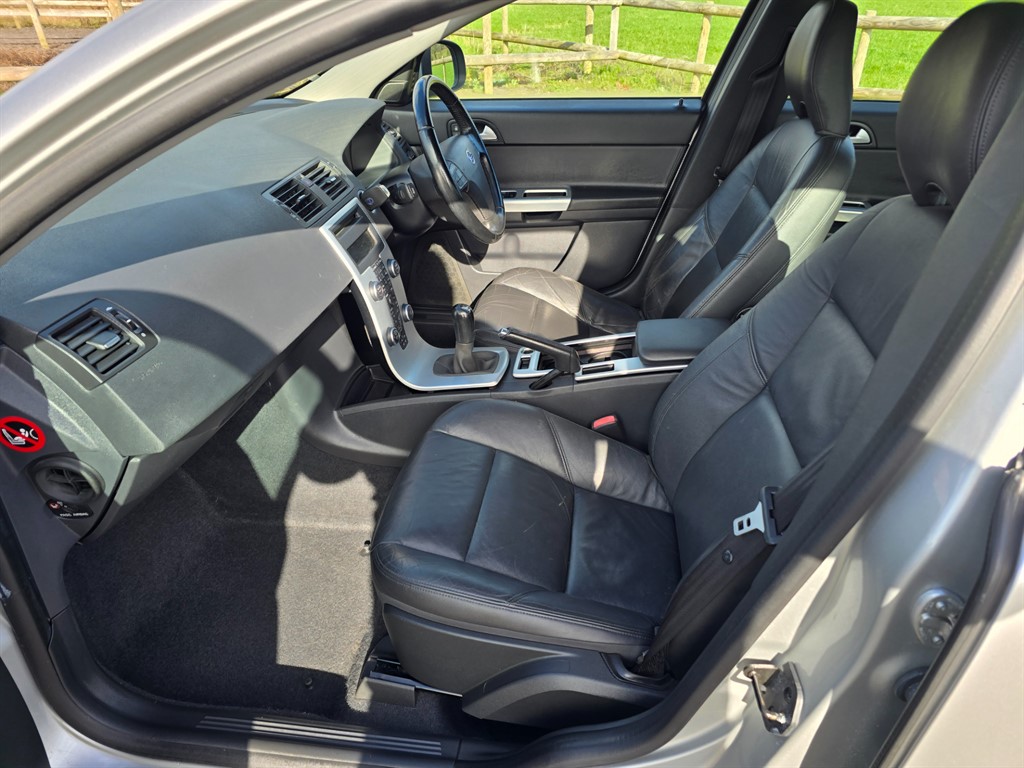 Used Volvo V50 2012 for sale - 77638333: Photo 16