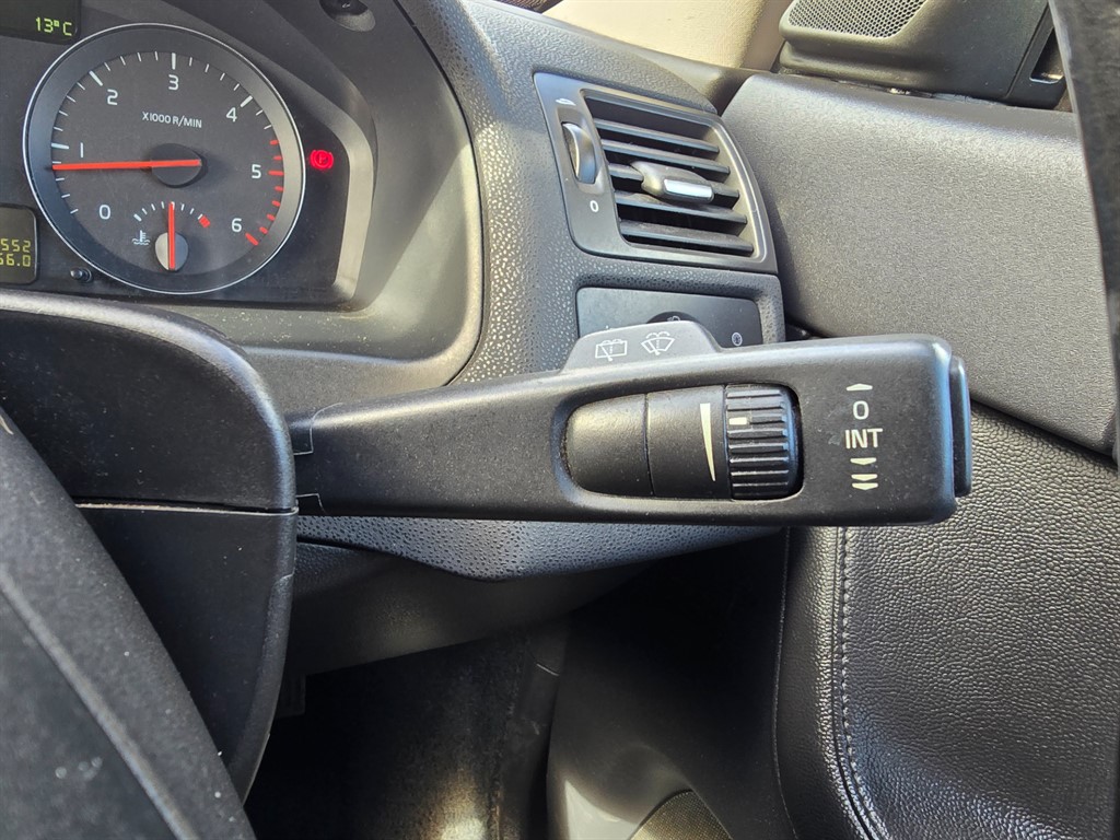 Used Volvo V50 2012 for sale - 77638333: Photo 25