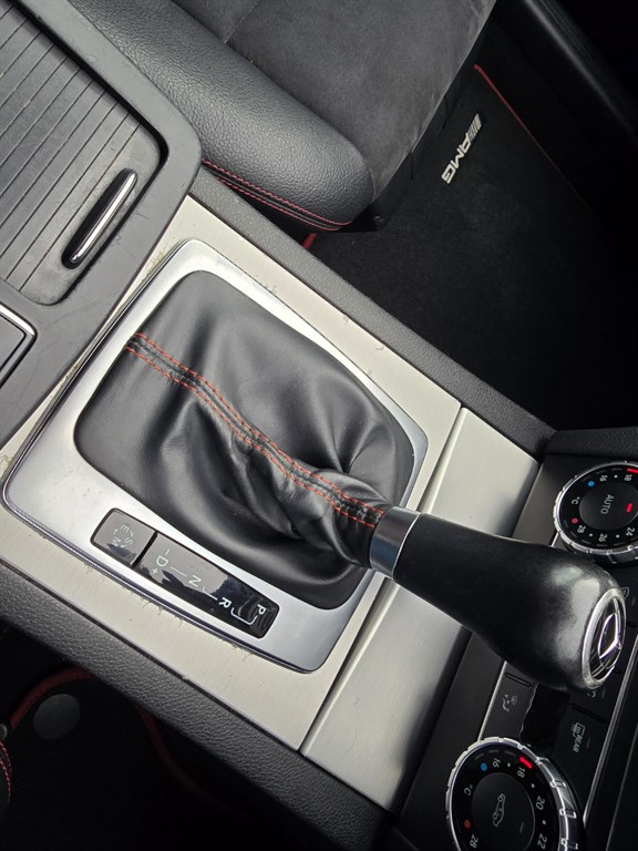 Used Mercedes-Benz C Class 2012 for sale - 77679122: Photo 24