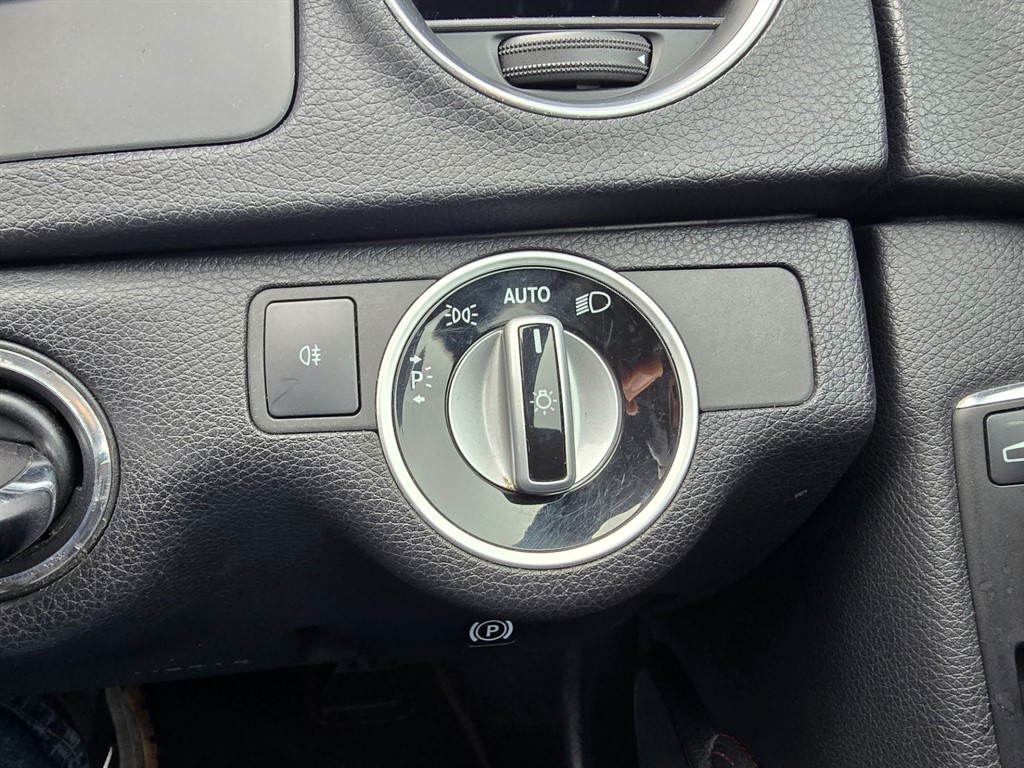 Used Mercedes-Benz C Class 2012 for sale - 77679122: Photo 29