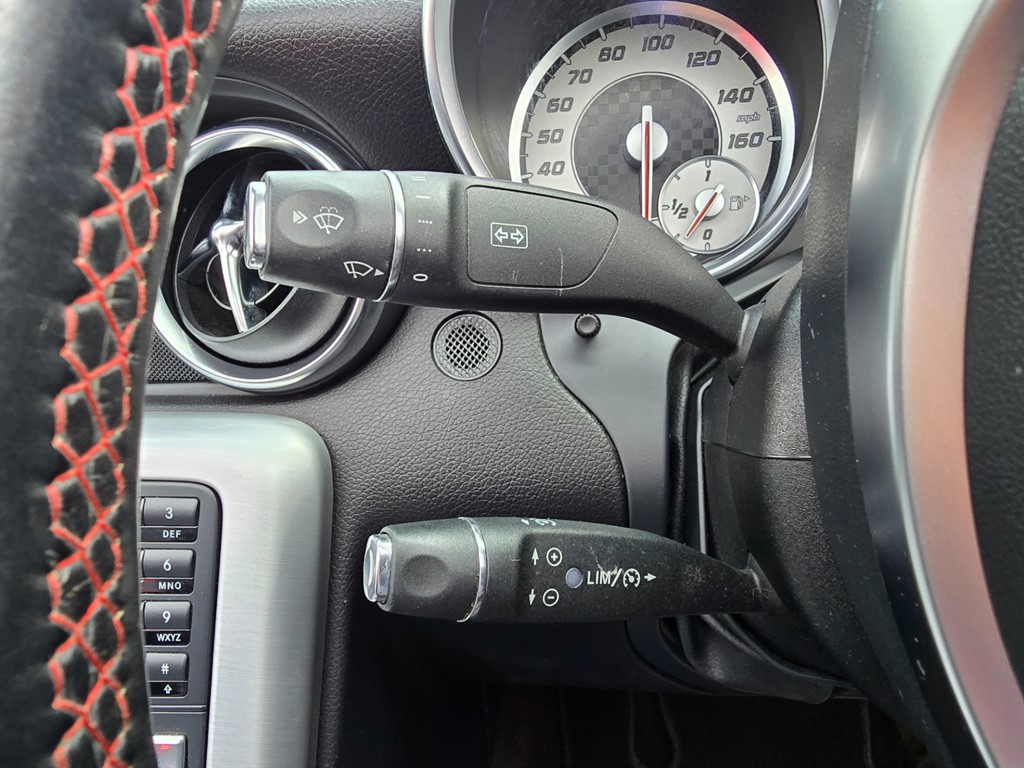 Used Mercedes-Benz SLK 2014 for sale - 76373040: Photo 21