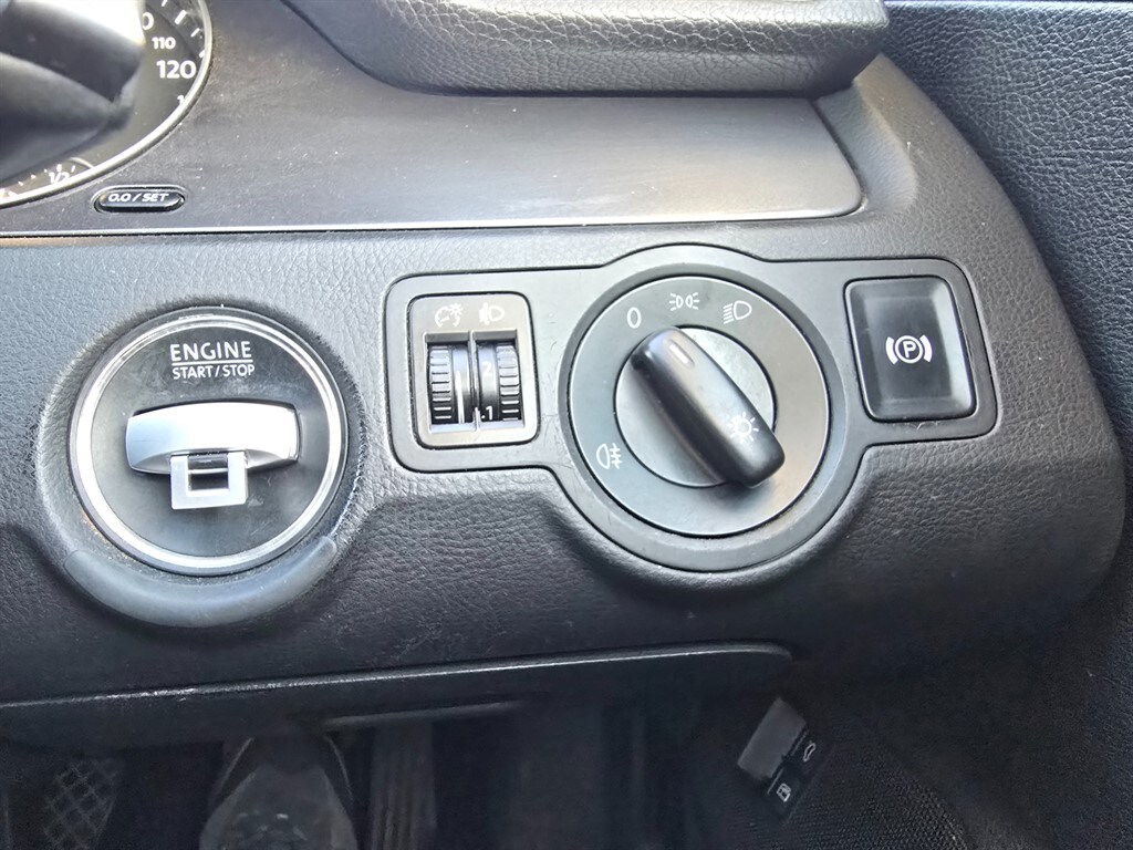 Used Volkswagen Passat 2009 for sale - 77928000: Photo 24