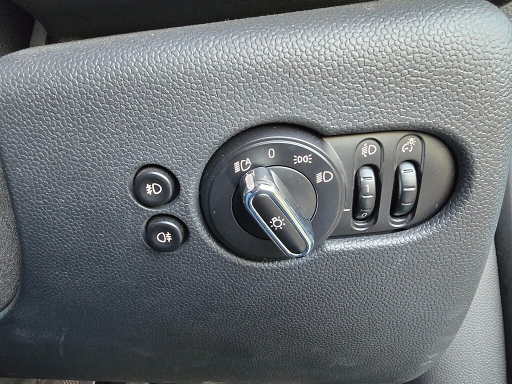 Used MINI Convertible 2016 for sale - 77885639: Photo 28