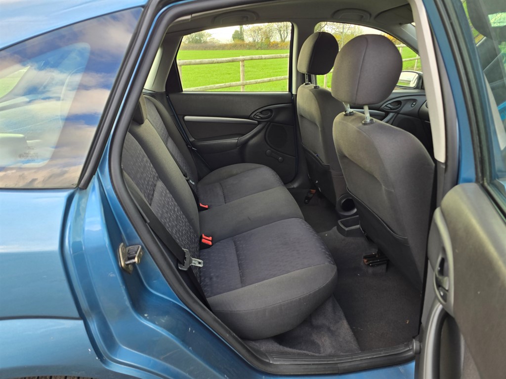 Used Ford Focus 2001 for sale - 77127714: Photo 13