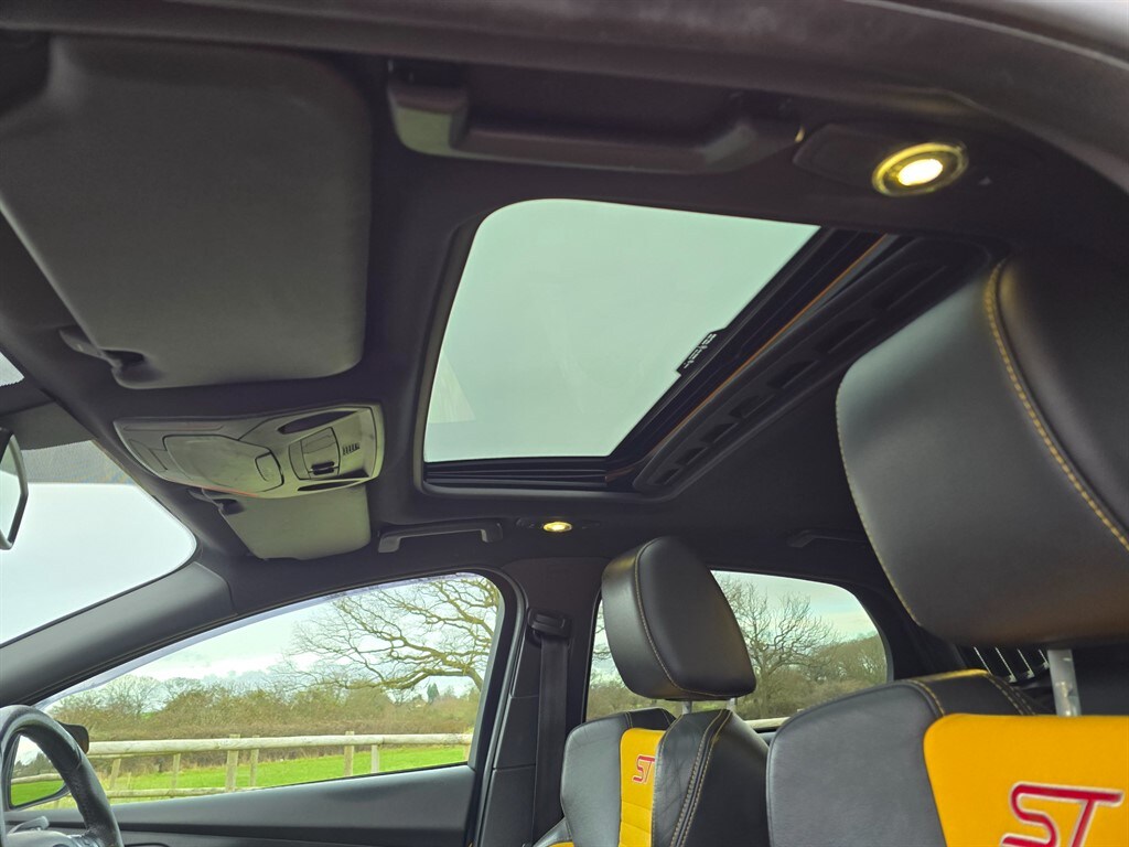 Used Ford Focus 2012 for sale - 77638337: Photo 17