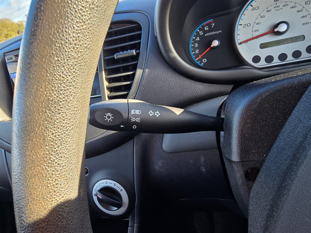 Used Hyundai i10 2008 for sale - 76672673: Photo 21