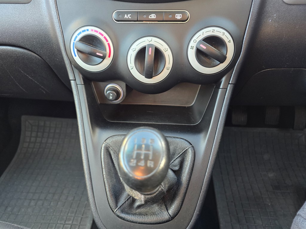 Used Hyundai i10 2008 for sale - 76672673: Photo 23