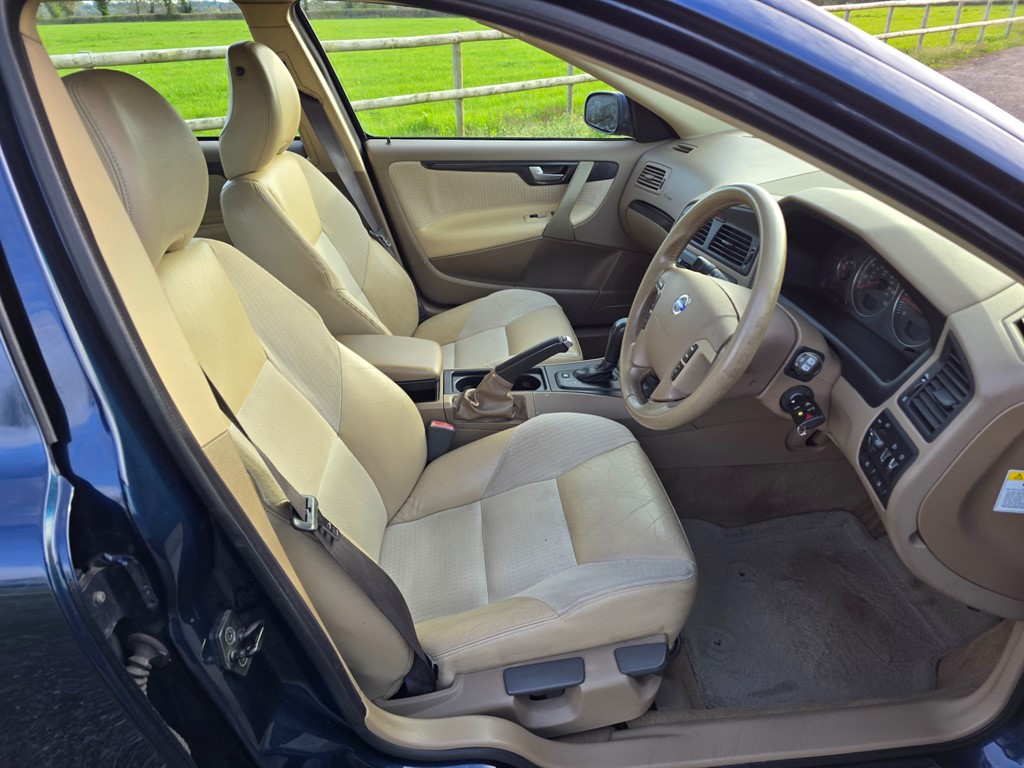 Used Volvo V70 2004 for sale - 78118111: Photo 11