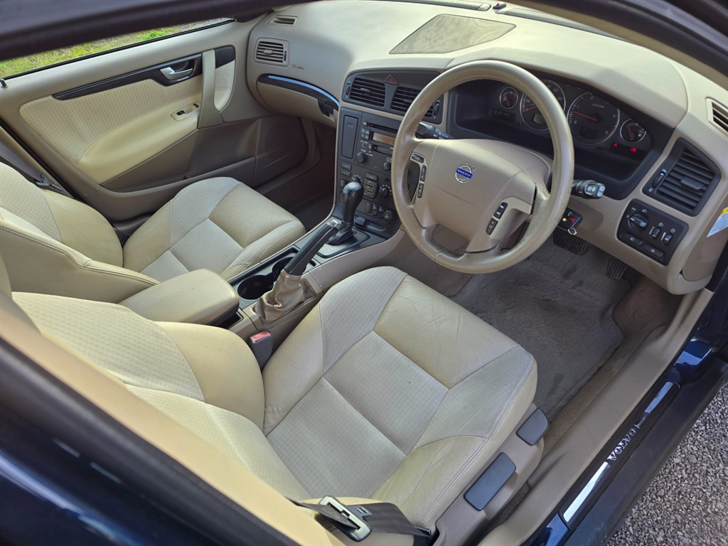 Used Volvo V70 2004 for sale - 78118111: Photo 12