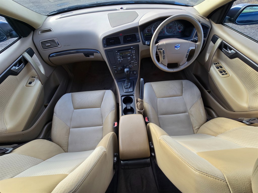 Used Volvo V70 2004 for sale - 78118111: Photo 13