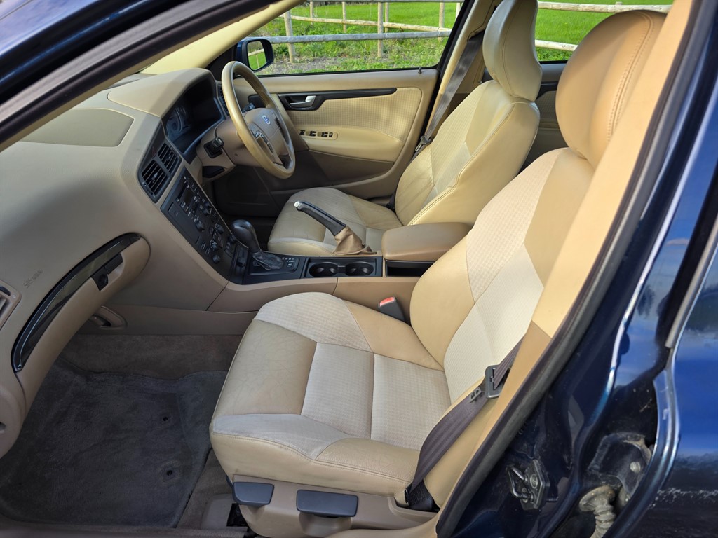 Used Volvo V70 2004 for sale - 78118111: Photo 15