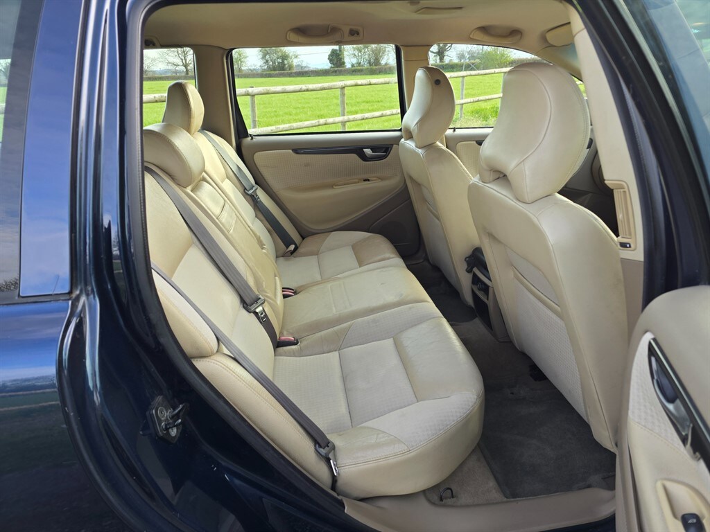 Used Volvo V70 2004 for sale - 78118111: Photo 16