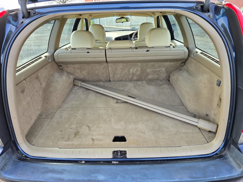 Used Volvo V70 2004 for sale - 78118111: Photo 18