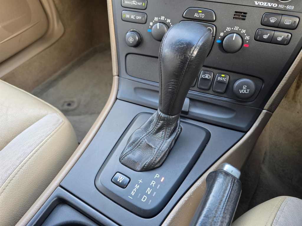 Used Volvo V70 2004 for sale - 78118111: Photo 21