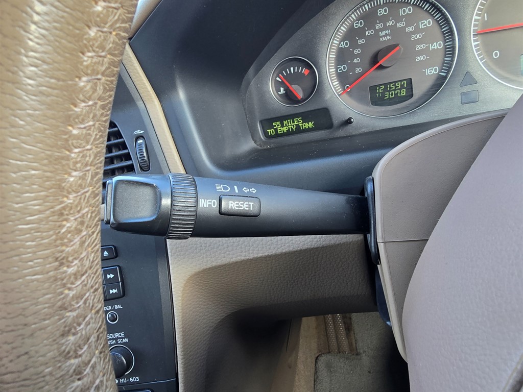 Used Volvo V70 2004 for sale - 78118111: Photo 23