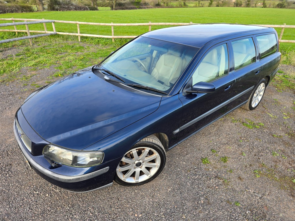 Used Volvo V70 2004 for sale - 78118111: Photo 4