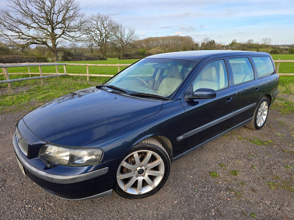 Used Volvo V70 2004 for sale - 78118111: Photo 5