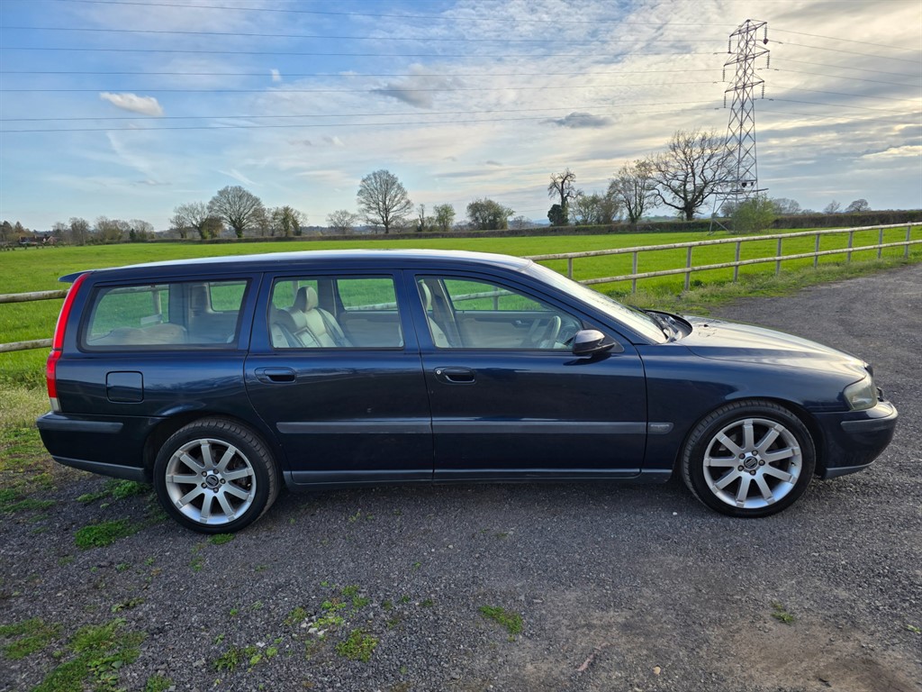Used Volvo V70 2004 for sale - 78118111: Photo 6