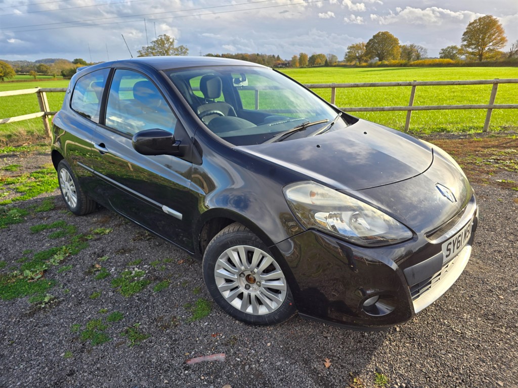 Used Renault Clio 2011 for sale - 76672674: Photo 1