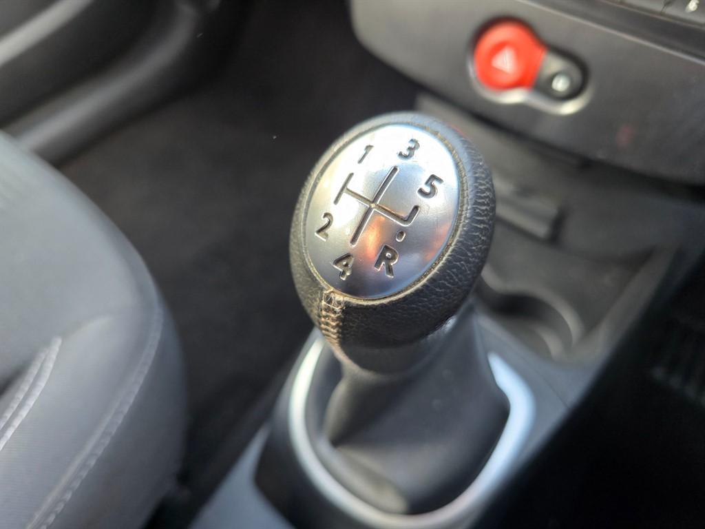 Used Renault Clio 2011 for sale - 76672674: Photo 20