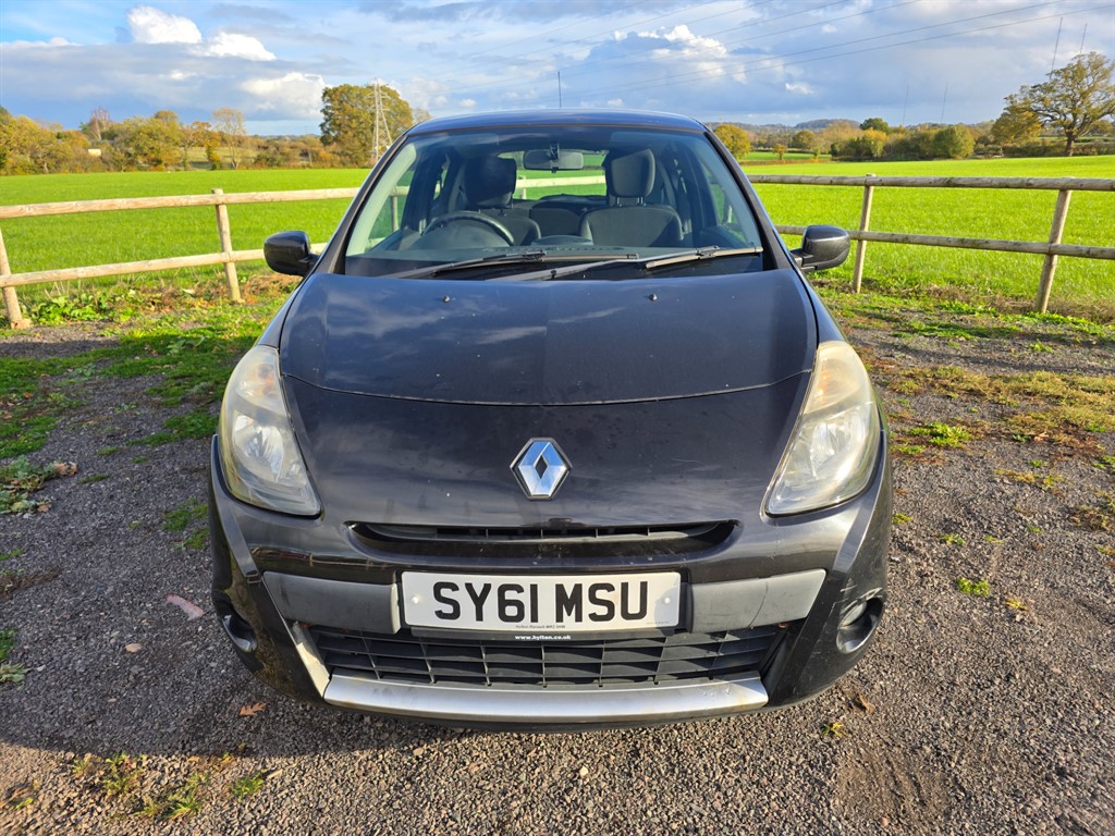 Used Renault Clio 2011 for sale - 76672674: Photo 3