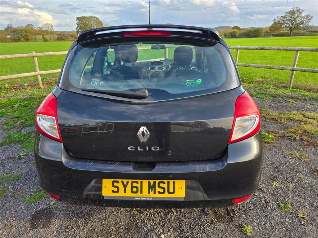 Used Renault Clio 2011 for sale - 76672674: Photo 9
