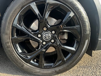 Used Toyota C-HR 2017 for sale - 79192563: Photo