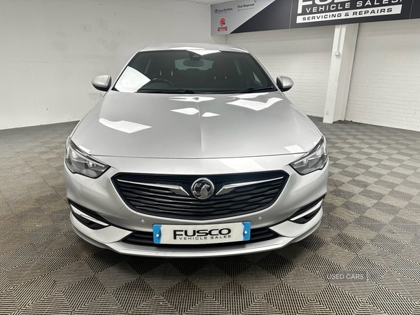 Used Vauxhall Insignia 2017 for sale - 77120946: Photo 2