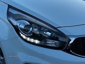 Used Kia Carens 2017 for sale - 77613514: Photo