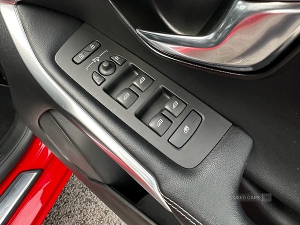 Used Volvo V40 2018 for sale - 77560319: Photo 13