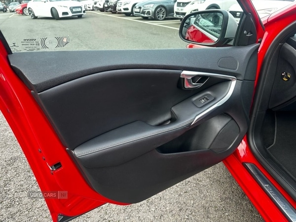 Used Volvo V40 2018 for sale - 77560319: Photo 9