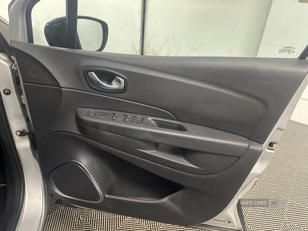 Used Renault Captur 2018 for sale - 76248252: Photo 15