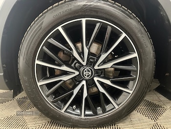 Used Toyota C-HR 2019 for sale - 75840006: Photo