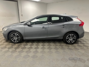 Used Volvo V40 2017 for sale - 76667558: Photo