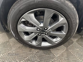 Used Kia Stonic 2018 for sale - 76593186: Photo