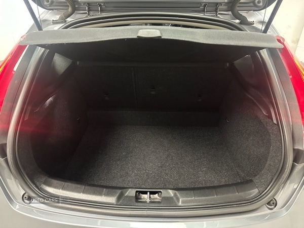 Used Volvo V40 2017 for sale - 76099718: Photo 8