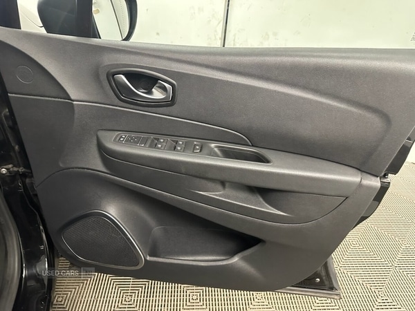 Used Renault Captur 2018 for sale - 76936922: Photo 15