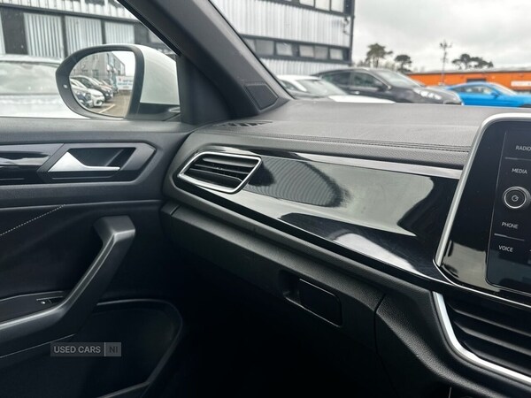 Used Volkswagen T-Roc 2023 for sale - 77941053: Photo 30