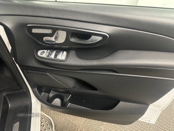 Used Mercedes-Benz V-Class 2015 for sale - 76315320: Photo 15