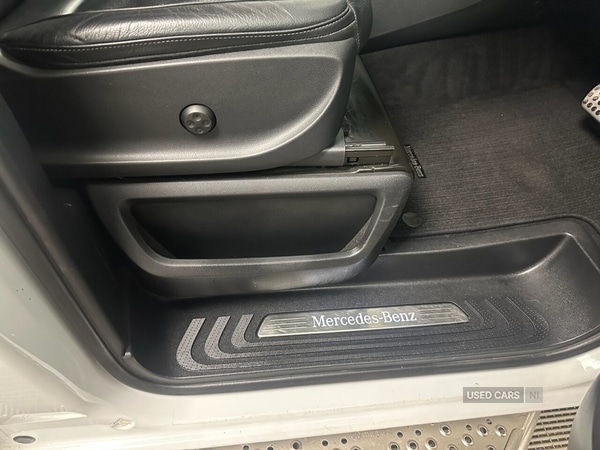 Used Mercedes-Benz V-Class 2015 for sale - 76315320: Photo 16