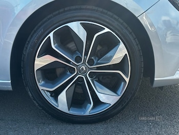 Used Renault Megane 2017 for sale - 77799585: Photo