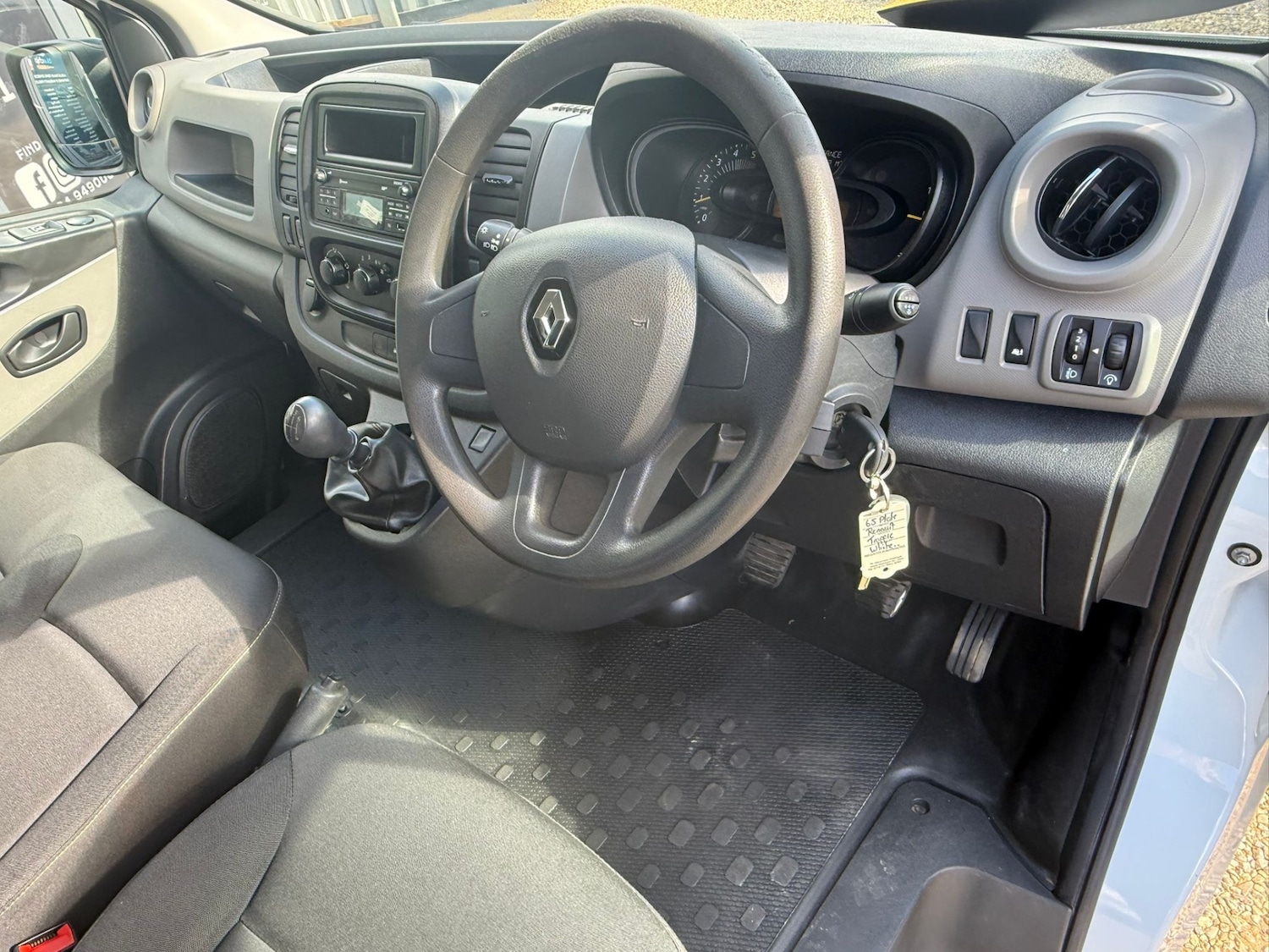 Used Renault Trafic 2015 for sale - 77889156: Photo 11