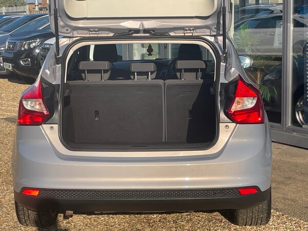 Used Ford Focus 2011 for sale - 76088445: Photo 9