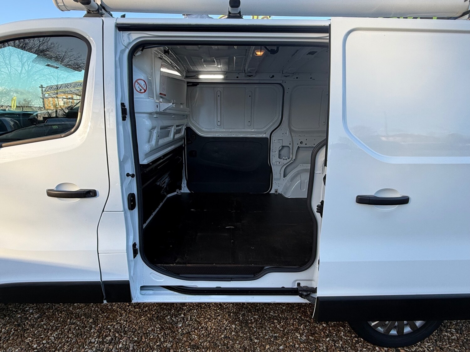 Used Vauxhall Vivaro 2018 for sale - 76947183: Photo 8
